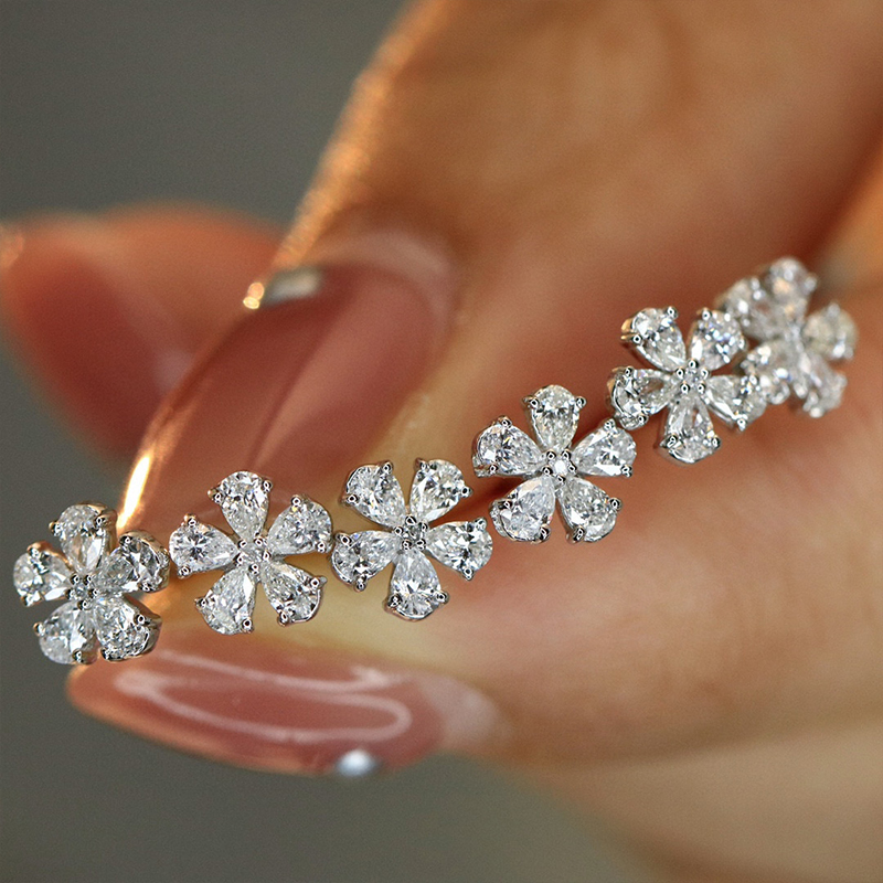 Aazuo Fine Jewelry 18K Orignal - Diamond Stud Earrings review and price